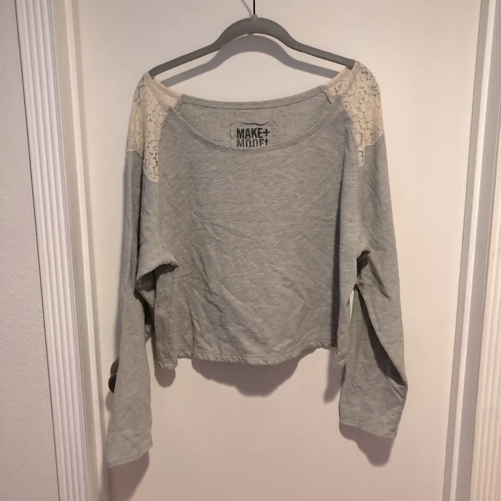 Drop shoulder crop sweatshirt